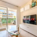 Charming With Pool And 2 Bedrooms Salou