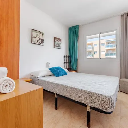 Charming With Pool And 2 Bedrooms Salou