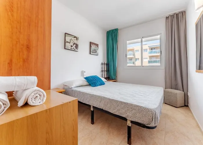 Charming With Pool And 2 Bedrooms Salou