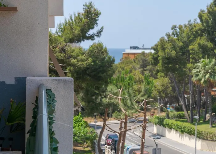 Charming With Pool And 2 Bedrooms